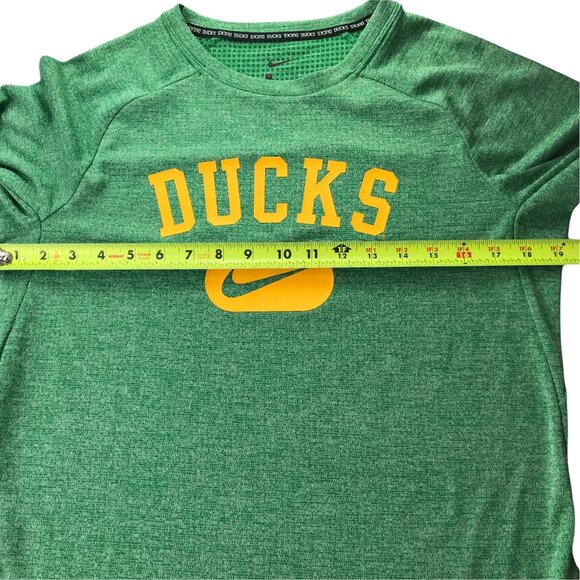 Nike Men's Long Sleeve Shirt Green w/ Yellow Text DUCKS. University of Oregon S - Picture 6 of 7